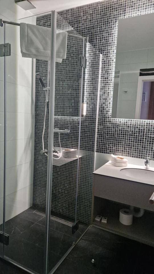 Foto 11 von 11: Standard Twin Room with Free Parking