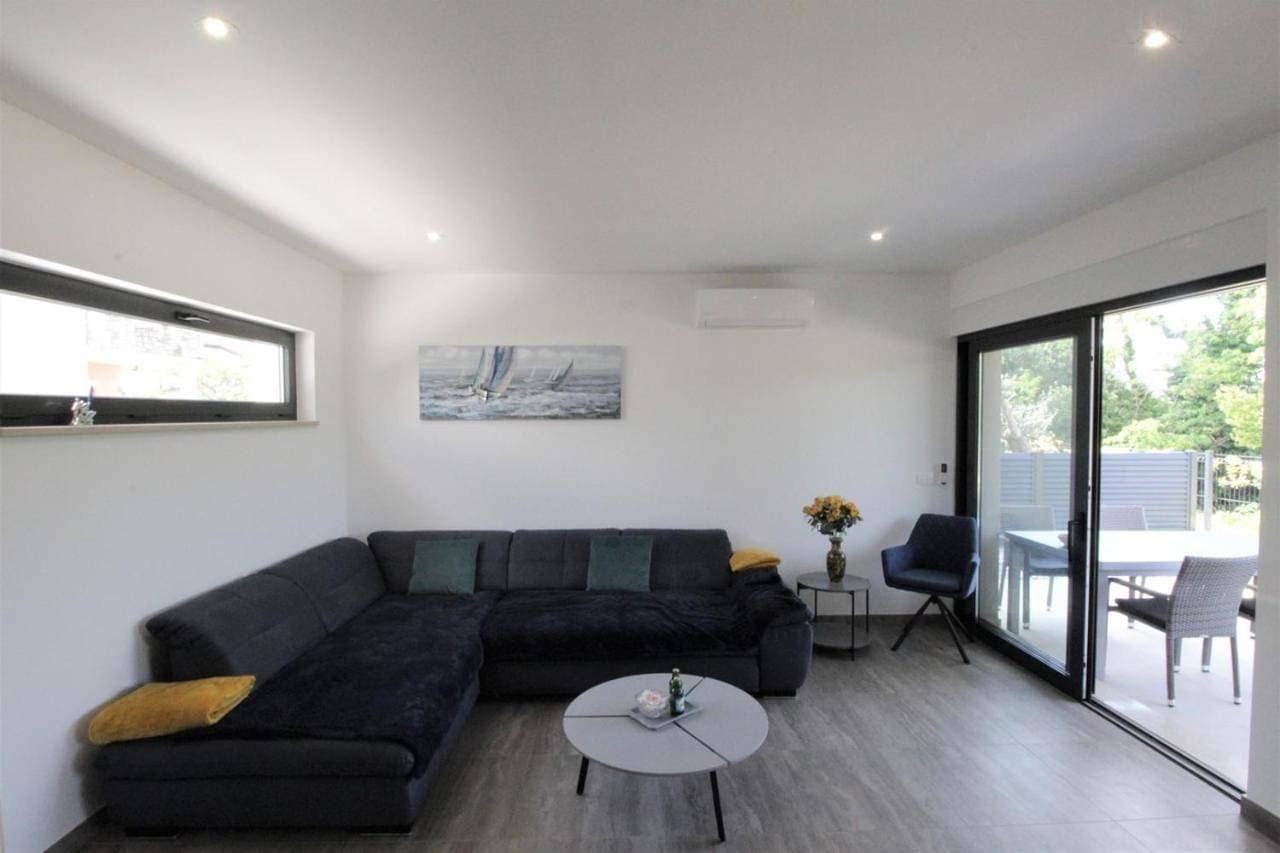 Foto 10 von 38: House Andrej, Entire semi-detached house with a terrace, parking, 400 m from beach