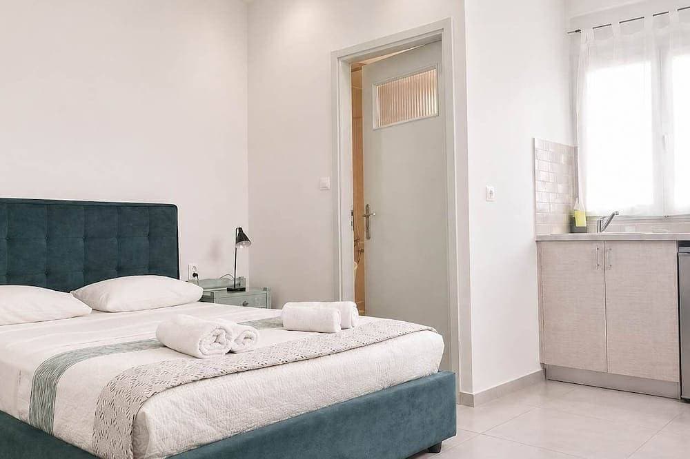 Foto 4 von 23: Elounda Christina Studios, Only Steps from the Sea