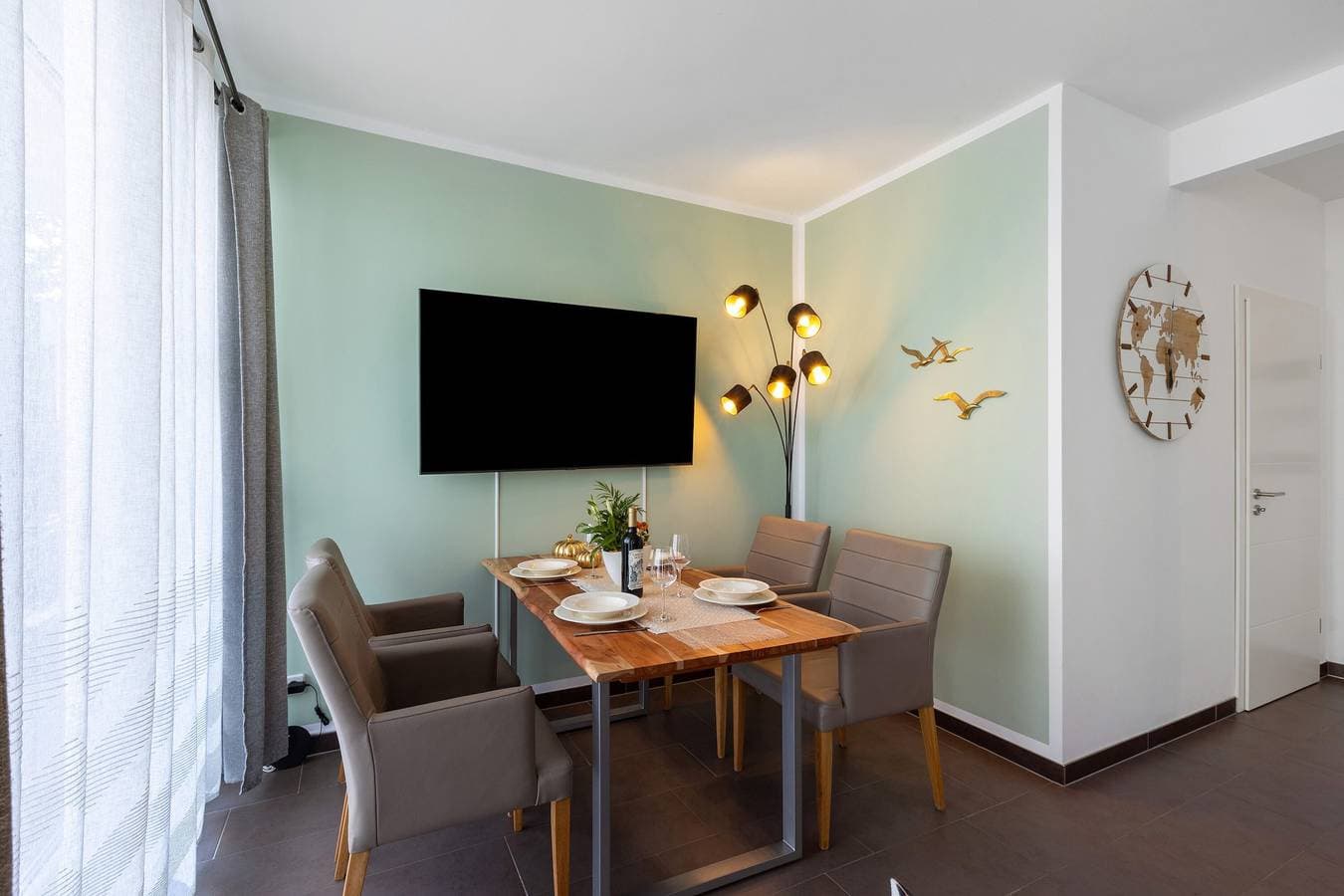 Foto 5 von 18: Ferienwohnung "Seeperle - Marina Mücheln" mit Seeblick, privater Terrasse und Wi-Fi