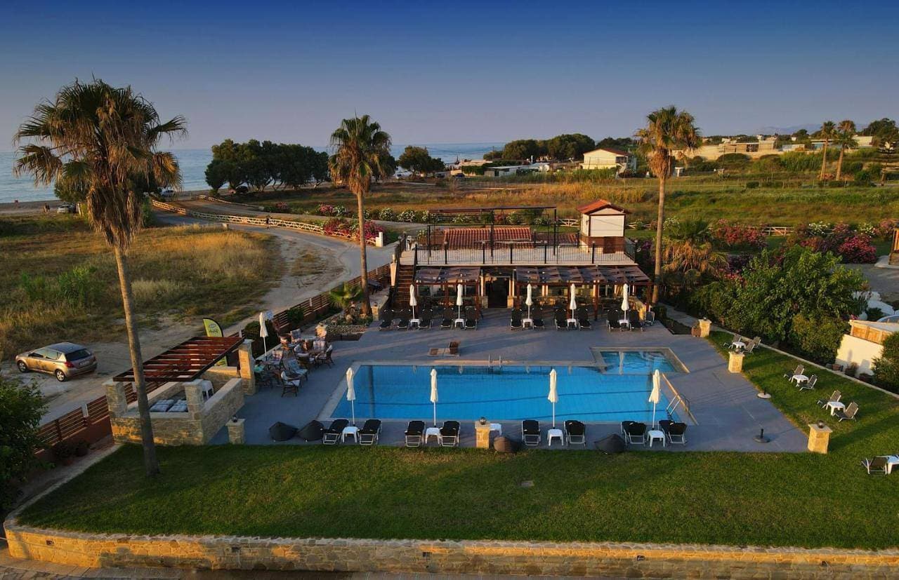 Odos Oneiron Tavronitis Bay 1