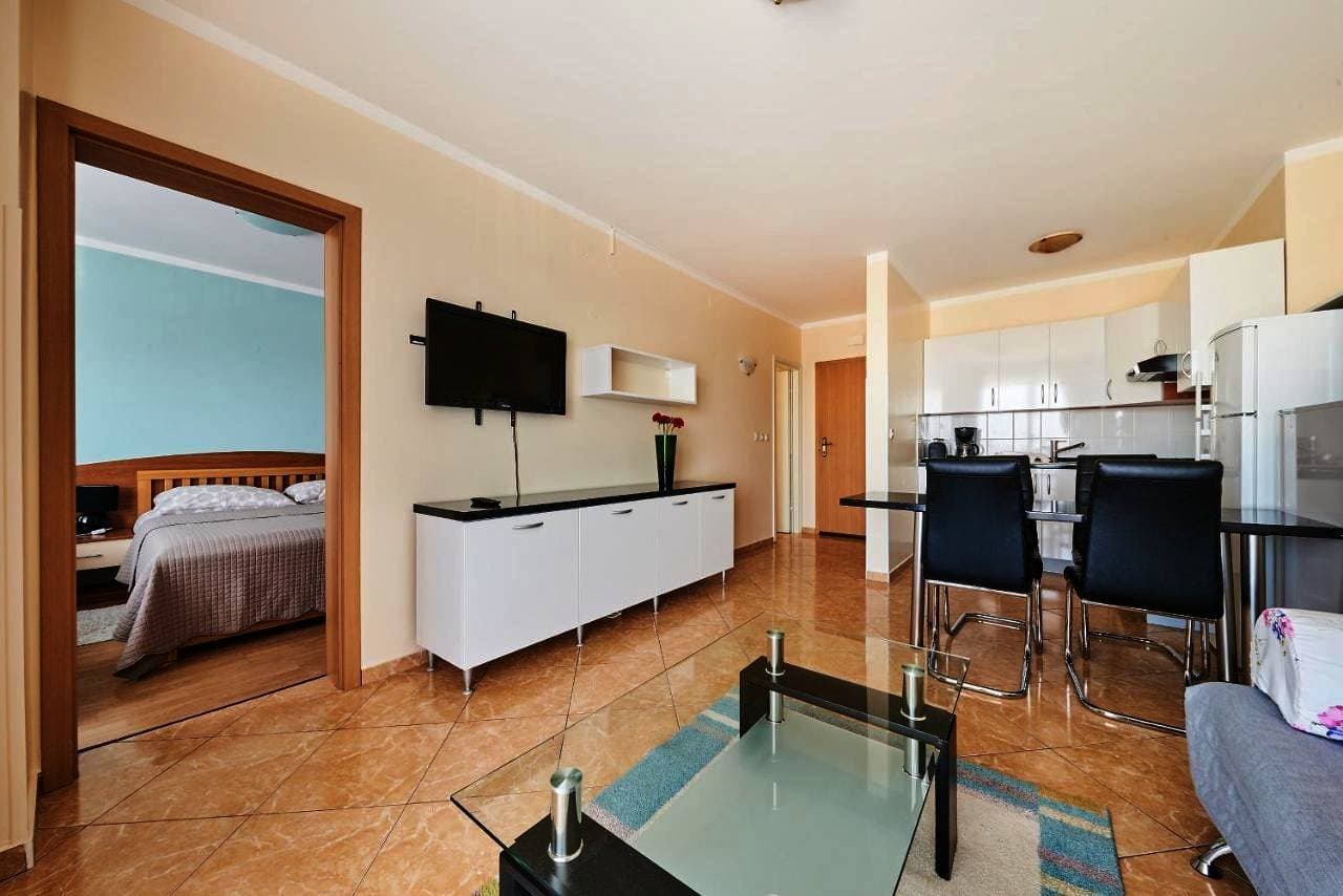 Foto 3 von 31: One-Bedroom Apartment with Balcony and City View