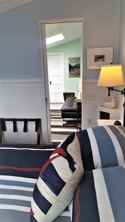 Foto 9 von 49: Strand Charming Cabin in Quartier Harbor Eingebettet
