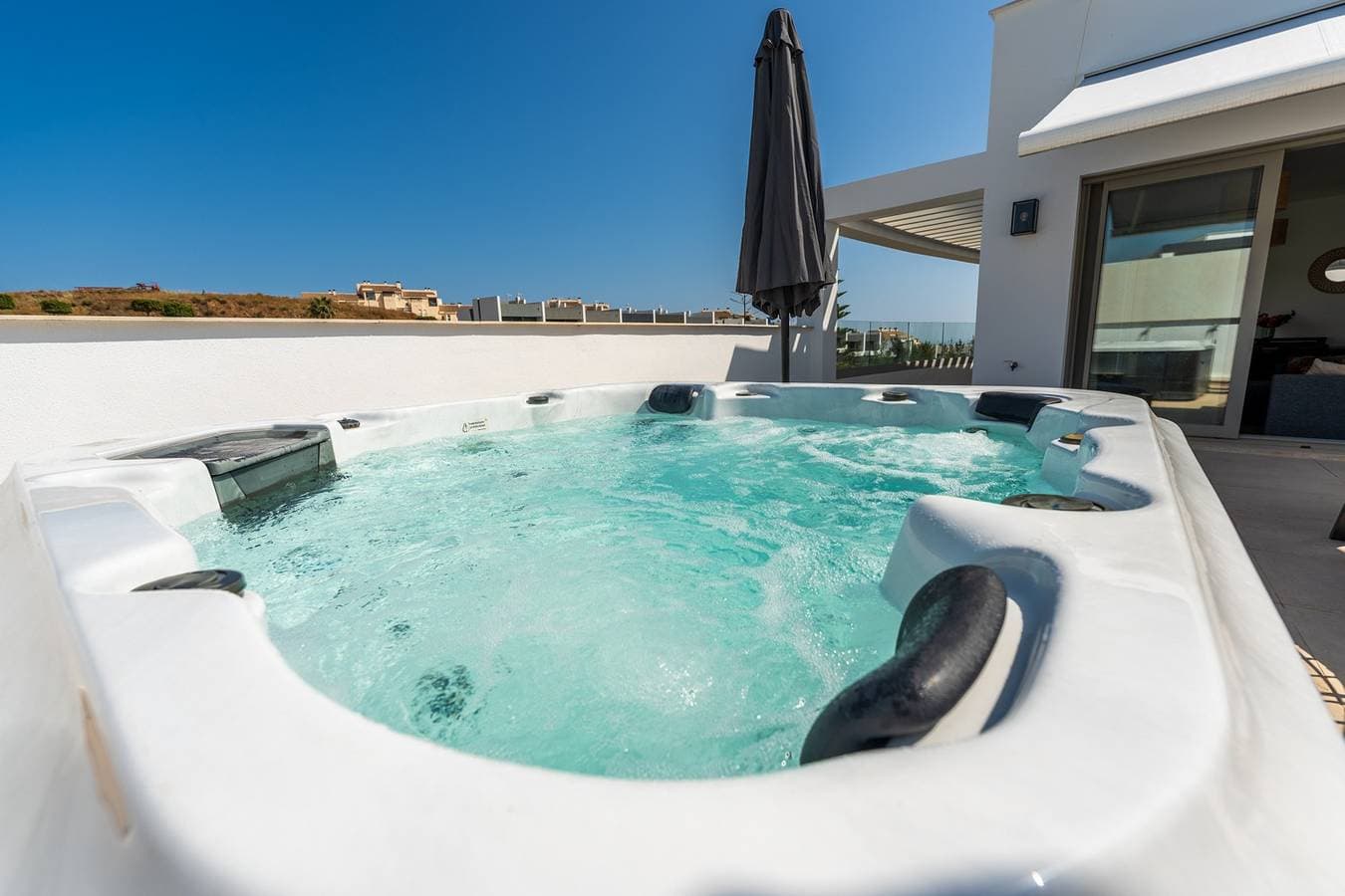 Foto 6 von 19: Ferienwohnung für 5 Personen mit Terrasse
