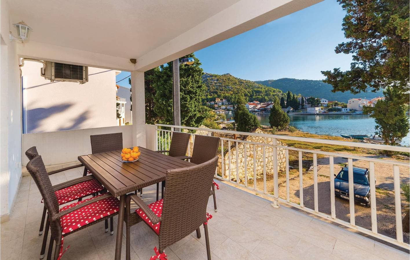 Foto 4 von 24: Gemütliche 300 m zum Strand: Klimatisierte Wohnung mit Terrasse und Parkplatz