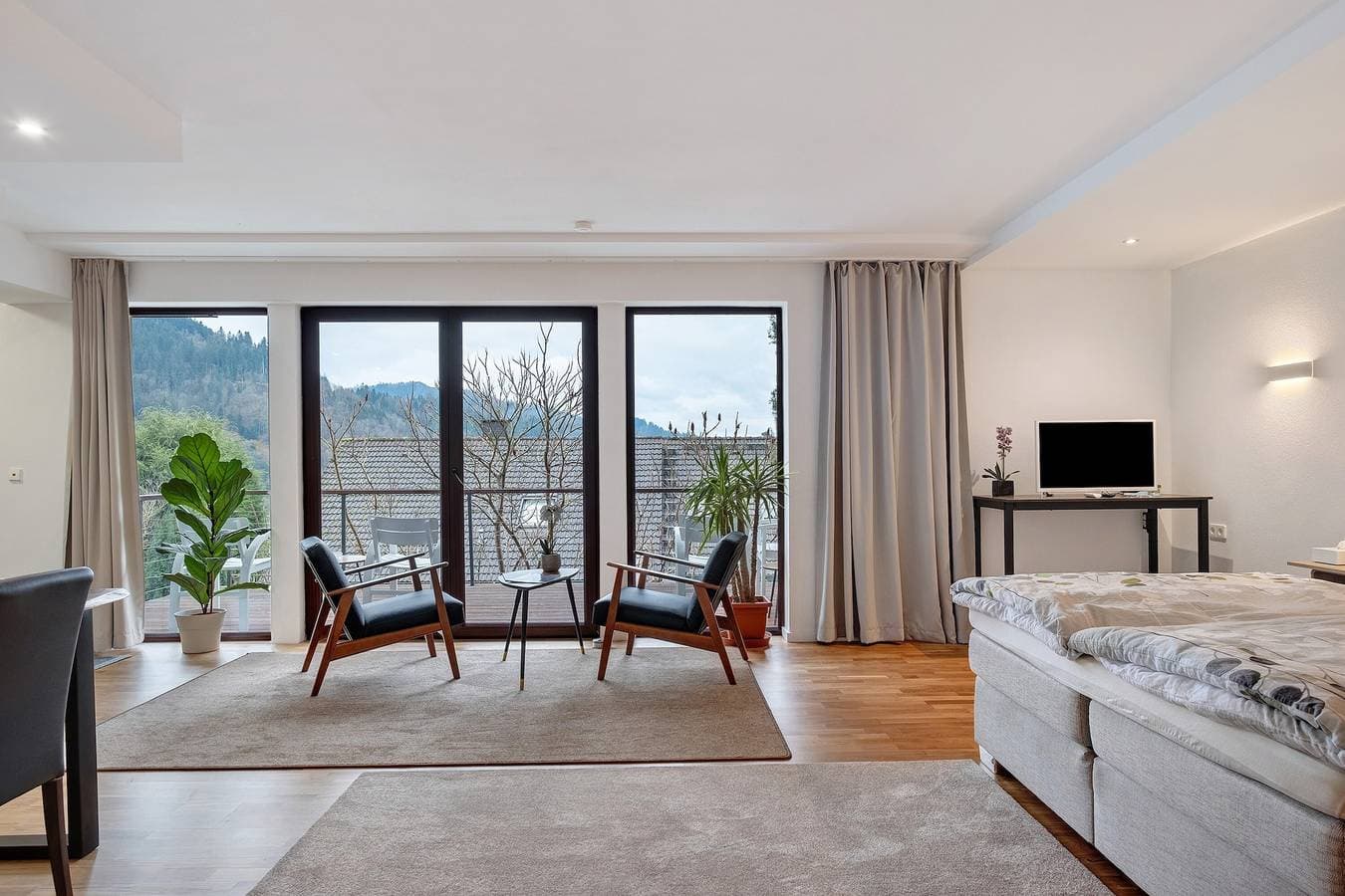 Foto 4 von 34: Ferienwohnung 'Sonnige Im Kinzigtal' mit Talblick, privater Terrasse und Wi-Fi