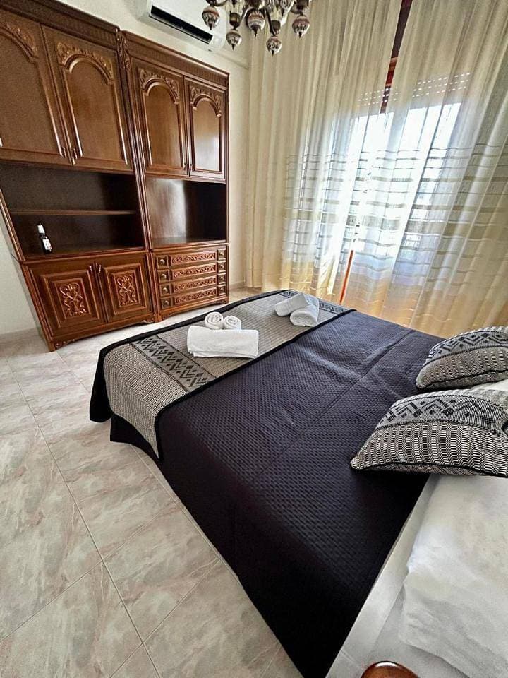 Foto 7 von 28: Two-Bedroom Apartment