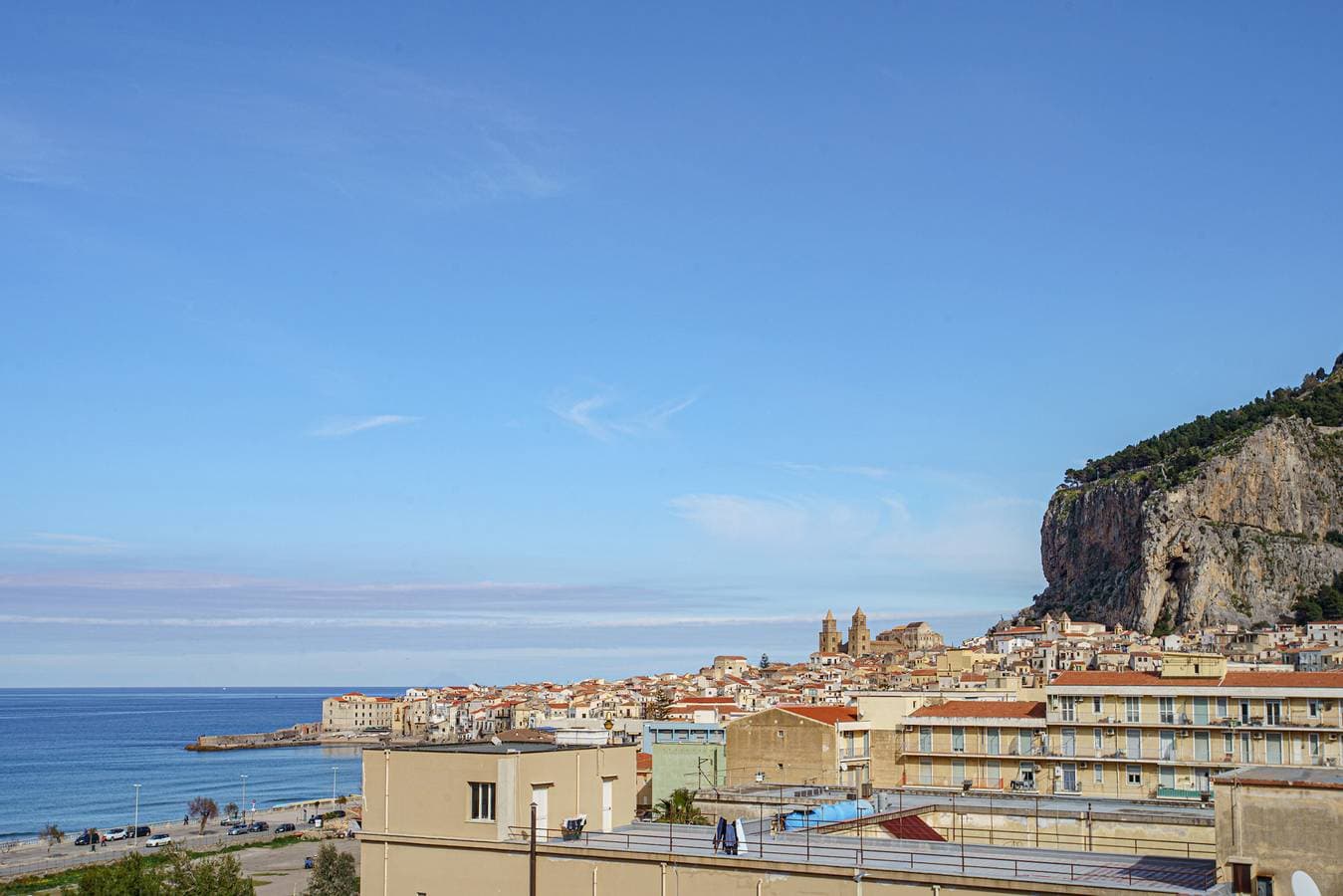 Foto 5 von 9: Seaview Rooms - Queen Room 2 - Loc