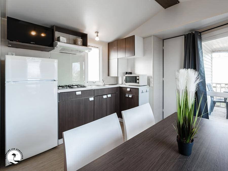 Foto 10 von 70: Camping Les Violettes  - Mobilheim 4 personen - Mobilheim Mouette (2 Zimmer) - integrierte Terrasse 4 pers.