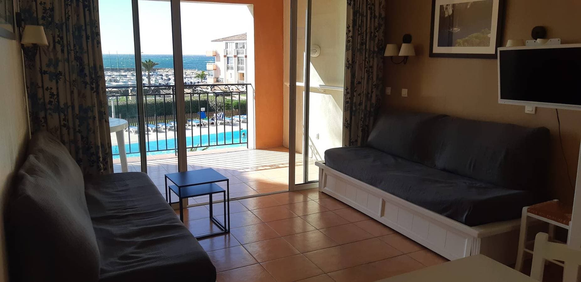 Foto 3 von 58: Apartment mit Pool in Six-Fours-les-Plages 32 m² Meerblick