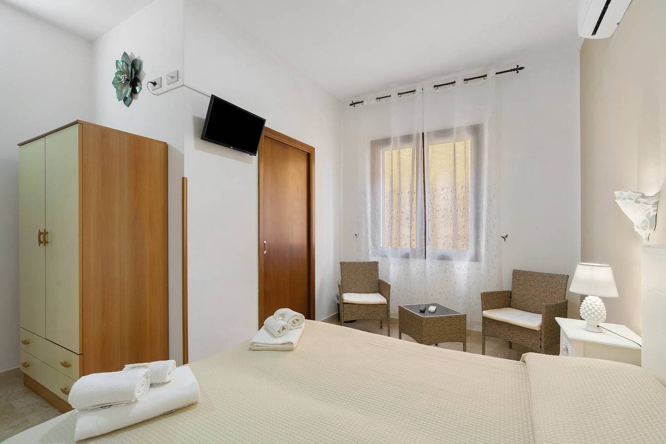 Foto 3 von 27: Zimmer 'Demetra Malophoros - 13' mit Gemeinschaftsterrasse, WLAN und Klimaanlage