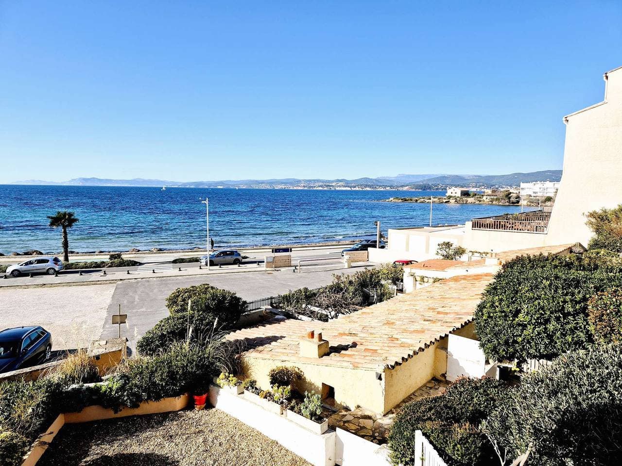 Foto 2 von 13: Voller Meerblick, 10 m vom Sandstrand entfernt, bei Brusc, Terrasse...