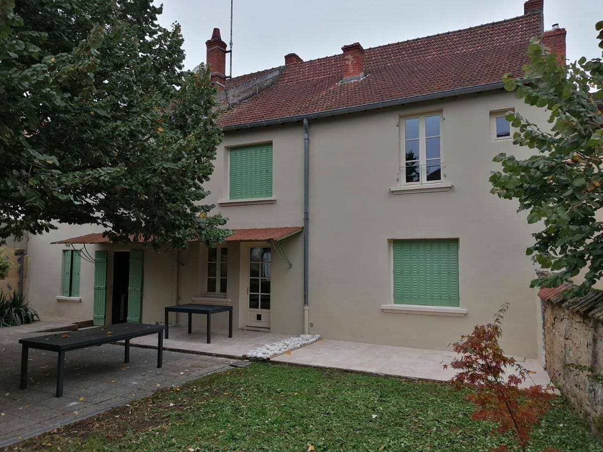 Foto 2 von 43: Five-Bedroom House