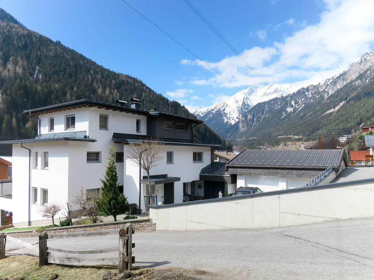 Schönes, gemütliches Appartementhaus Falch 1