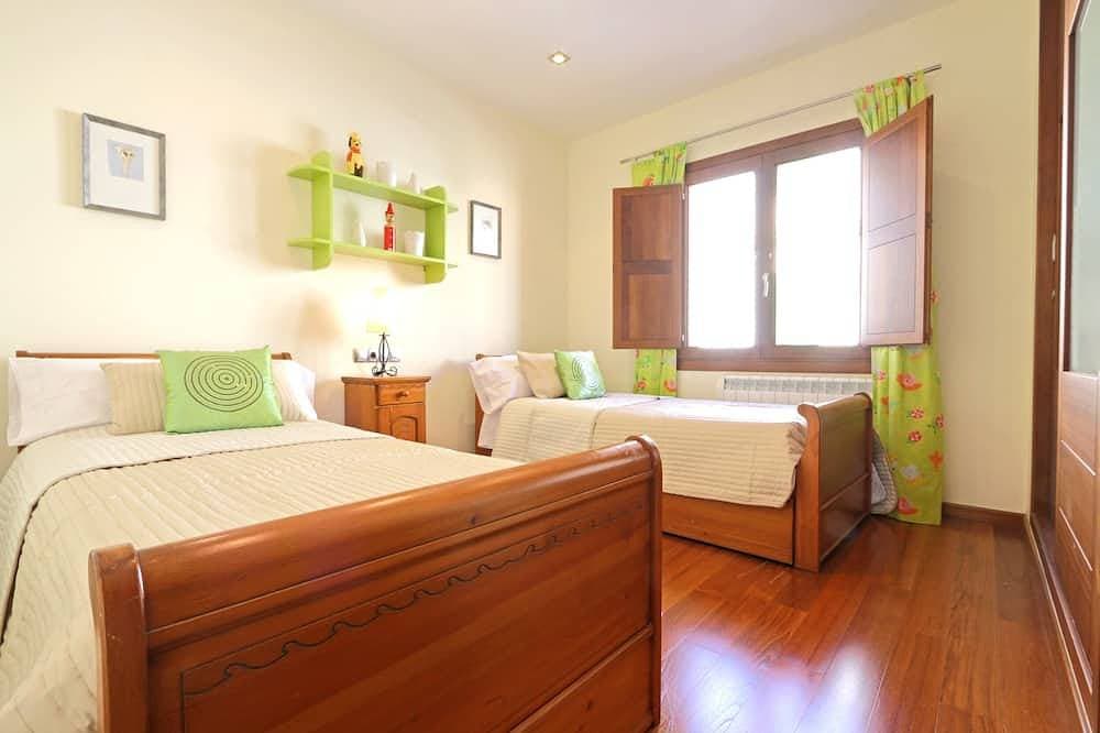 Foto 4 von 27: Geräumig, hochwertig, Terrasse, Pool, Garten, Familienfreundlich, Zentral, WiFi