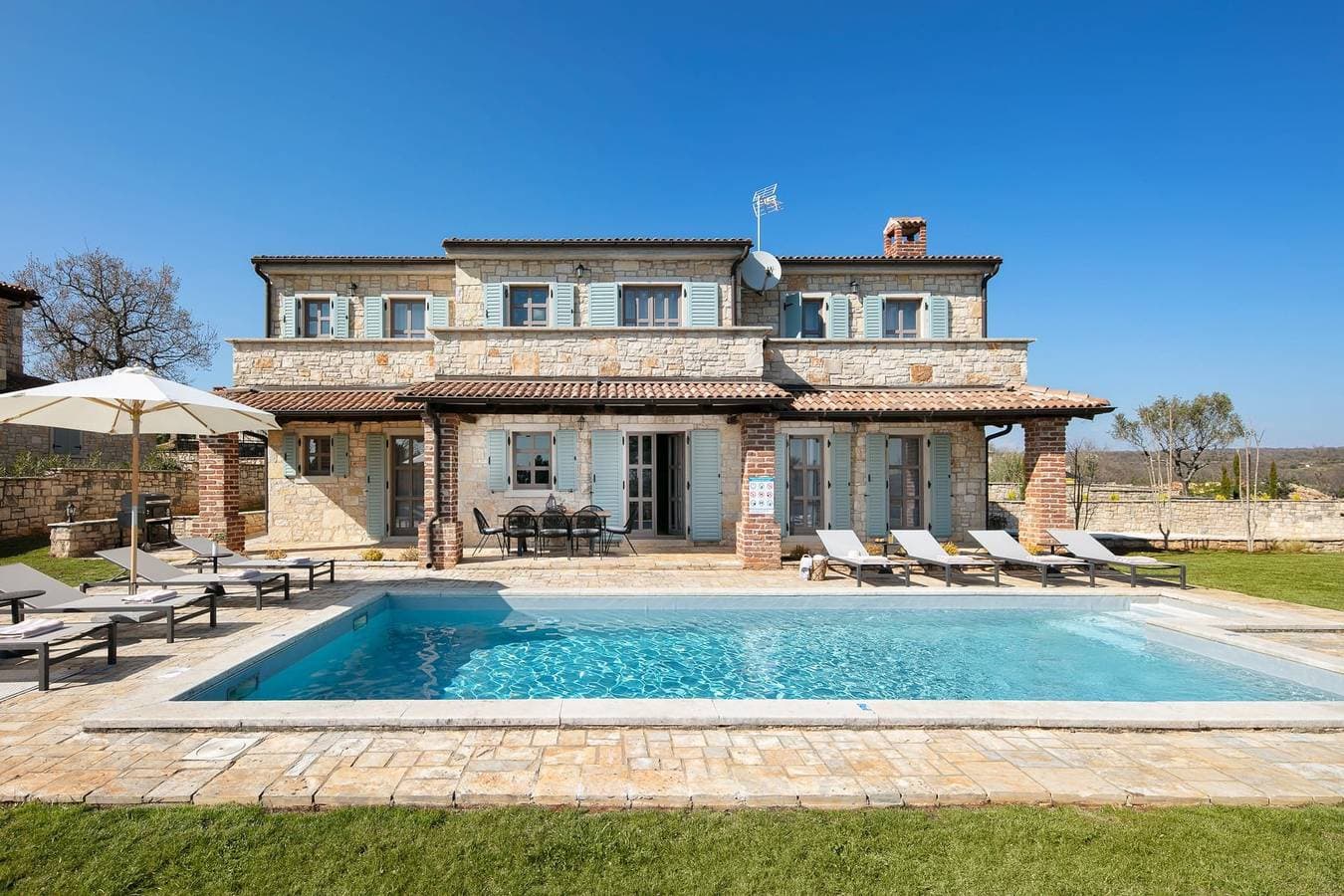 Foto 4 von 19: Rustikale Villa Clematis mit Pool in Istrien, Panoramablick, ruhige Gegend, familienfreundlich.