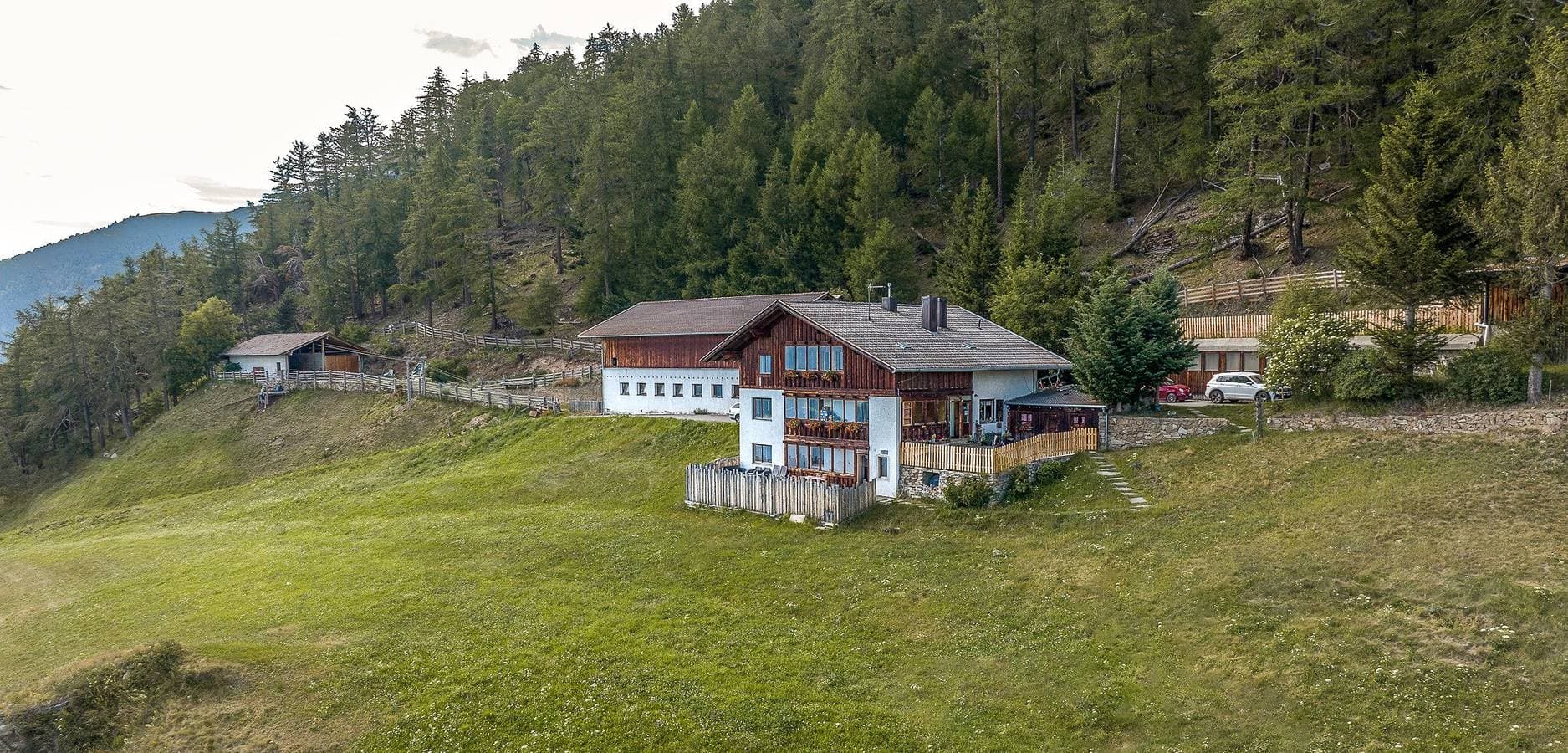 Foto 3 von 23: Ferienwohnung 'Oberköbenhof Wohnung Berg' mit Bergblick, Gemeinschaftsterrasse und WLAN