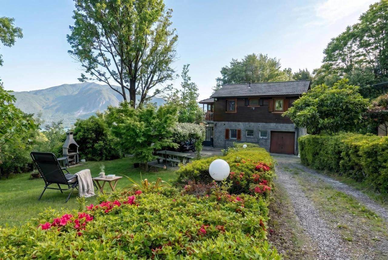 Foto 4 von 30: Two-Bedroom Apartment with Lake View