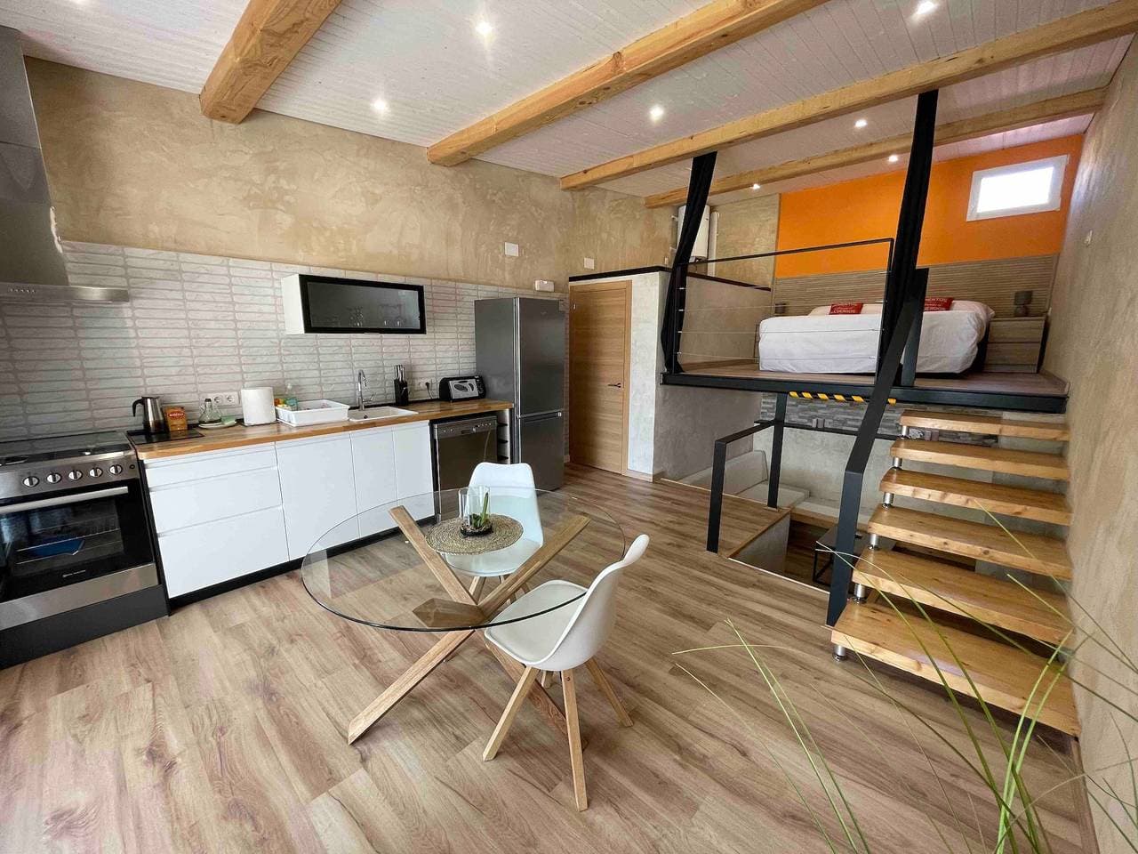 Foto 7 von 32: Apartment „Can Padrosa Mini Loft 1“ mit Gemeinschaftspool, WLAN und Klimaanlage