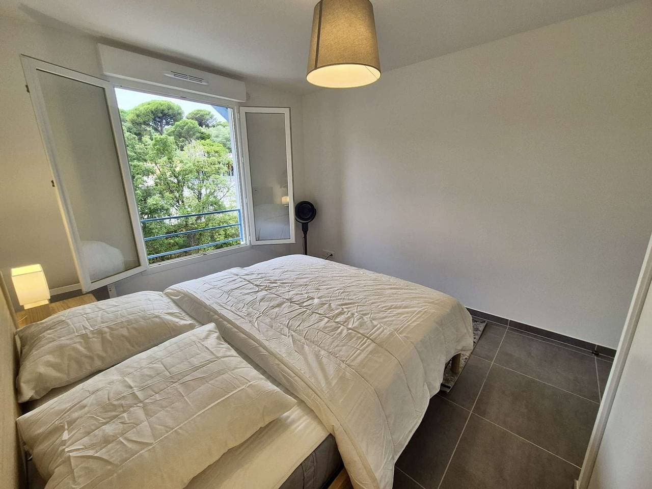Foto 11 von 26: Moderne Wohnung mit Pool, Klimaanlage und Parkplatz in Cavalaire-sur-Mer