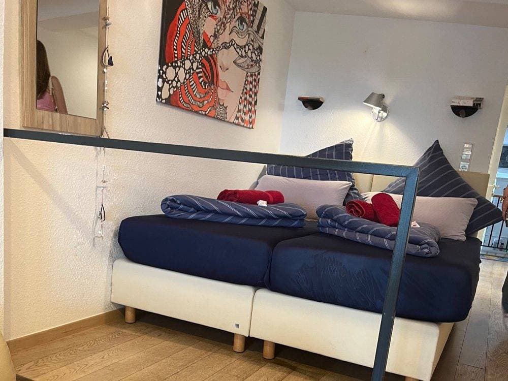 Foto 13 von 26: Winzerhäusle Meersburg - Fährblick-modernes Studio mit Seesicht