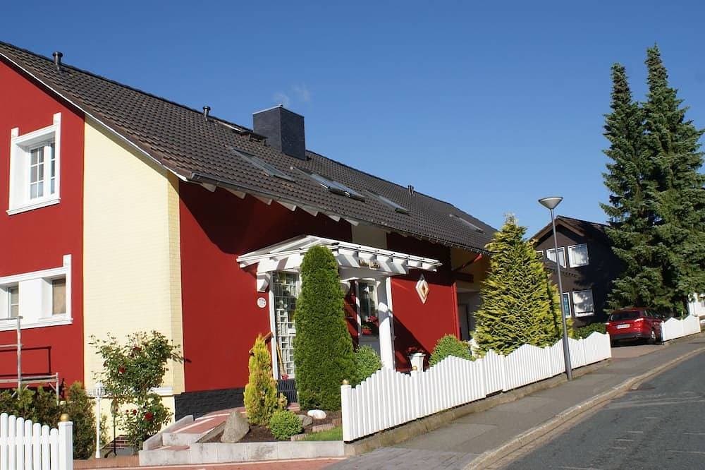 Foto 8 von 30: Südhanglage mit Panoramablick  u.Wellness-Oase im Haus
