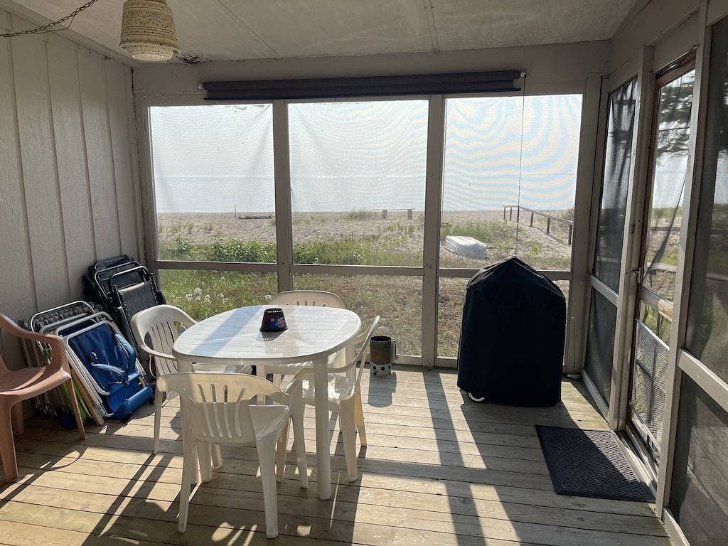 Foto 12 von 20: Lakefront Cottage on Soft Sand