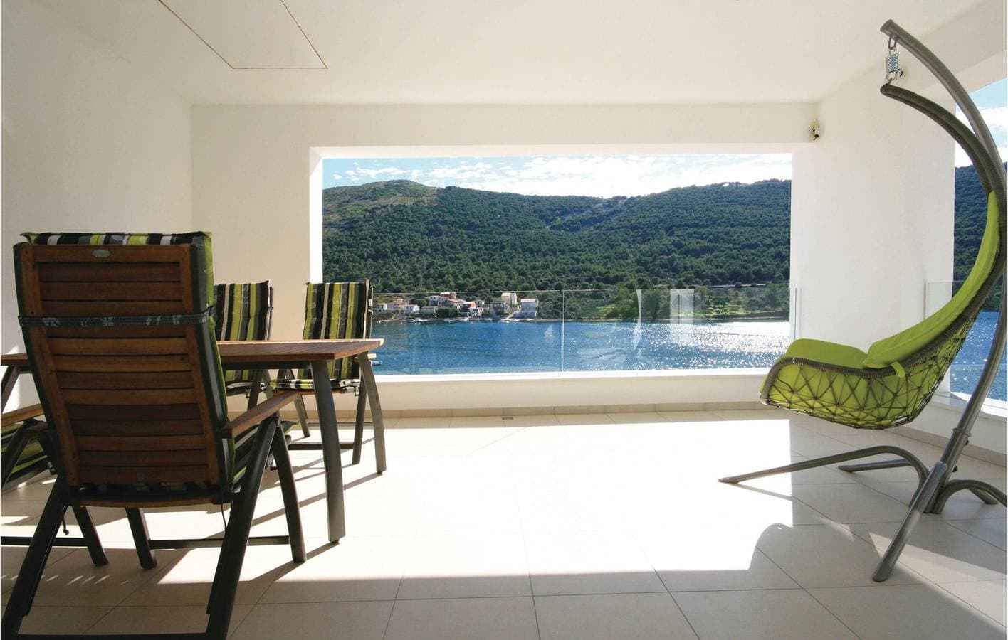 Foto 7 von 32: Gemütliche Ferienwohnung mit Meerblick, Terrasse, WLAN und Zugang zum Strand