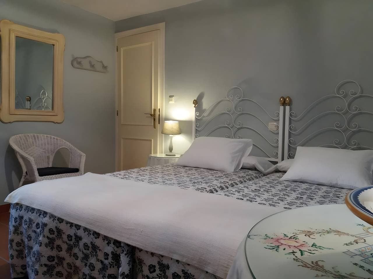 Foto 8 von 36: Casa Rural Lunacandeleda: Bergblick, private Terrasse und exklusiver Garten
