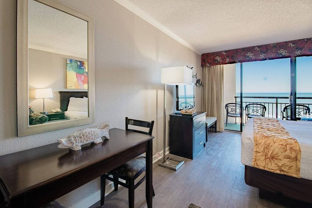 Foto 10 von 30: Wunderschönes Studio direkt am Meer mit einem großen und privaten Balkon am Meer