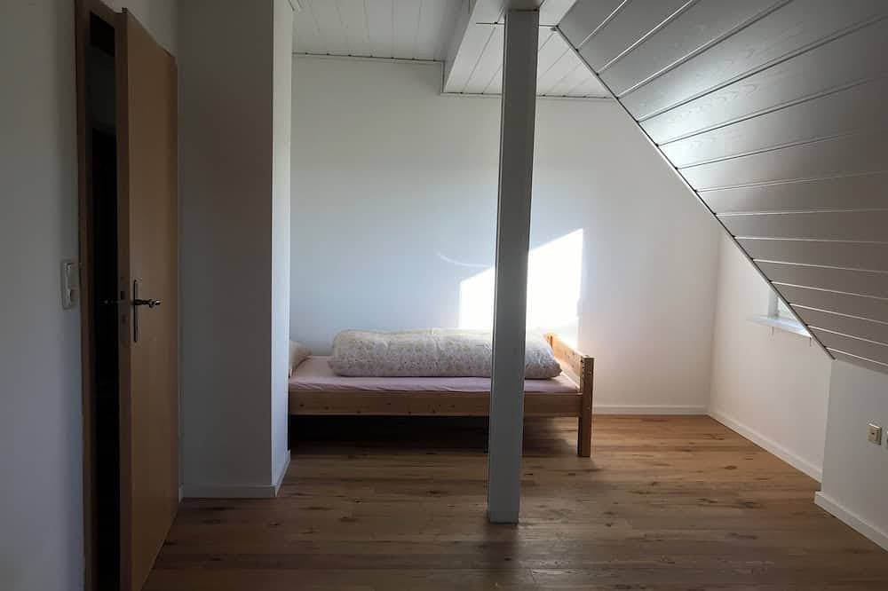 Foto 4 von 17: Große 120qm Ferienwohnung ruhige Alleinlage im Grünen mit Garten/Loggia