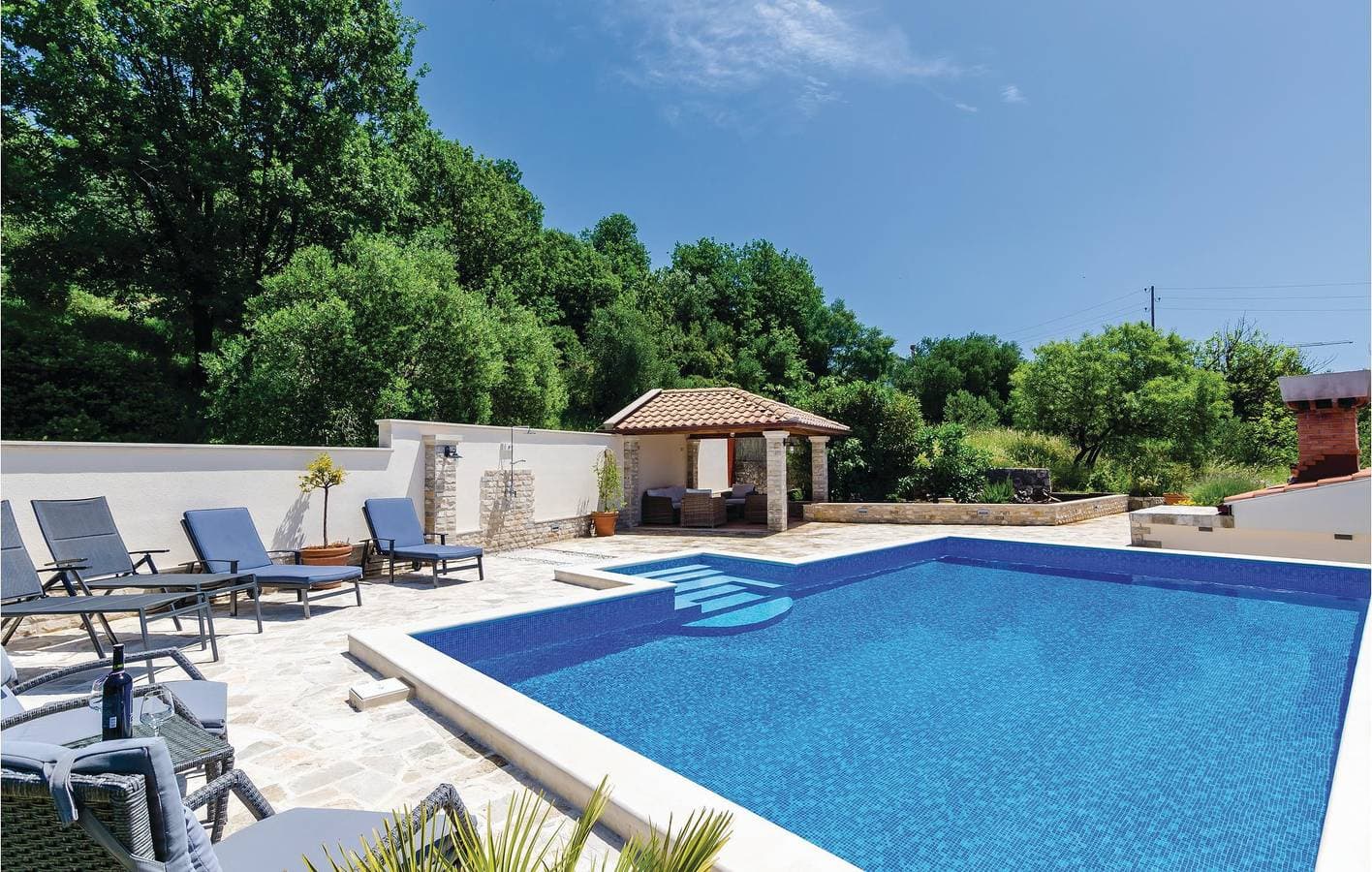Foto 7 von 50: Apartment mit Meerblick, Pool, Terrasse und Parkplatz – 600 m vom Strand entfernt