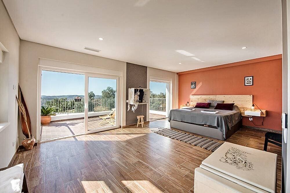 Foto 7 von 30: Beautiful Villa with Swimming Pool and Amazing Views.