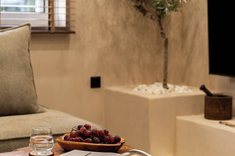 Foto 12 von 23: Rustic Boutique Retreat with Live Olive Tree, Parking and 1Gbps Fiber Internet