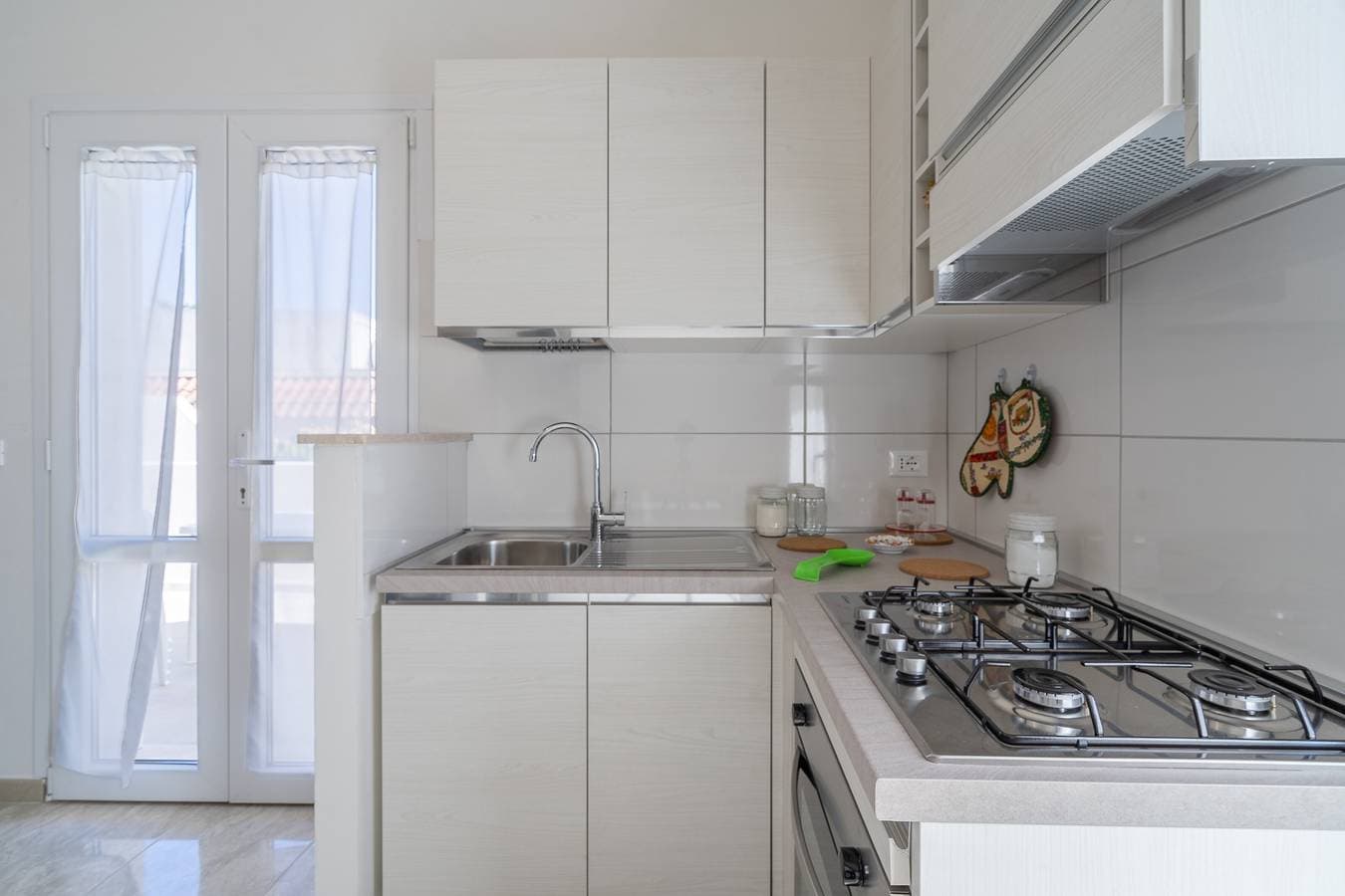 Foto 12 von 29: Ferienwohnung 'Appartamento Nemo' mit Meerblick, WLAN und Klimaanlage