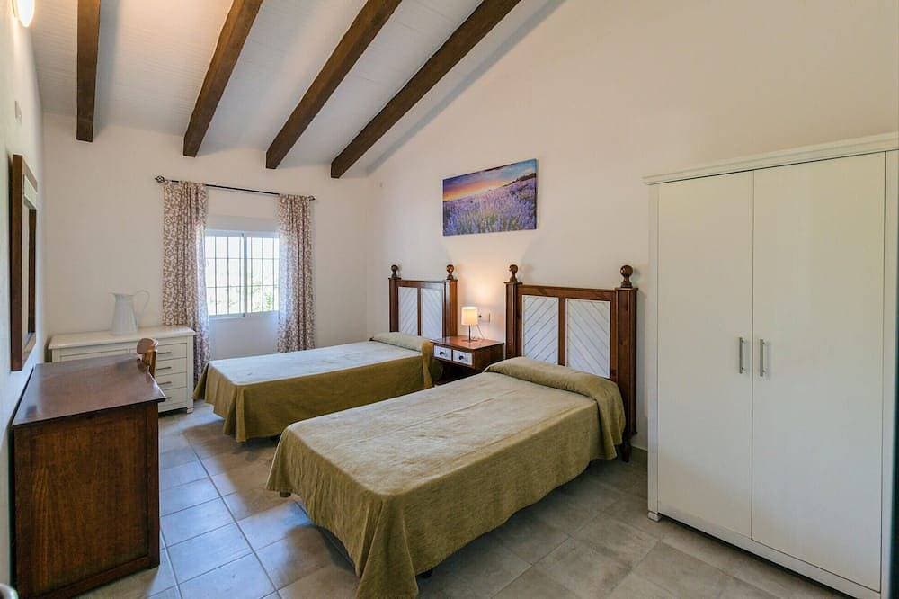 Foto 3 von 28: Cozy home in La Puebla de los Infan