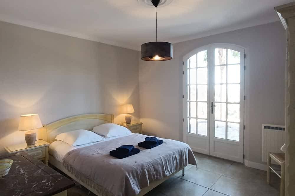 Foto 7 von 30: Piscine et Vue Panoramique à Spéracèdes