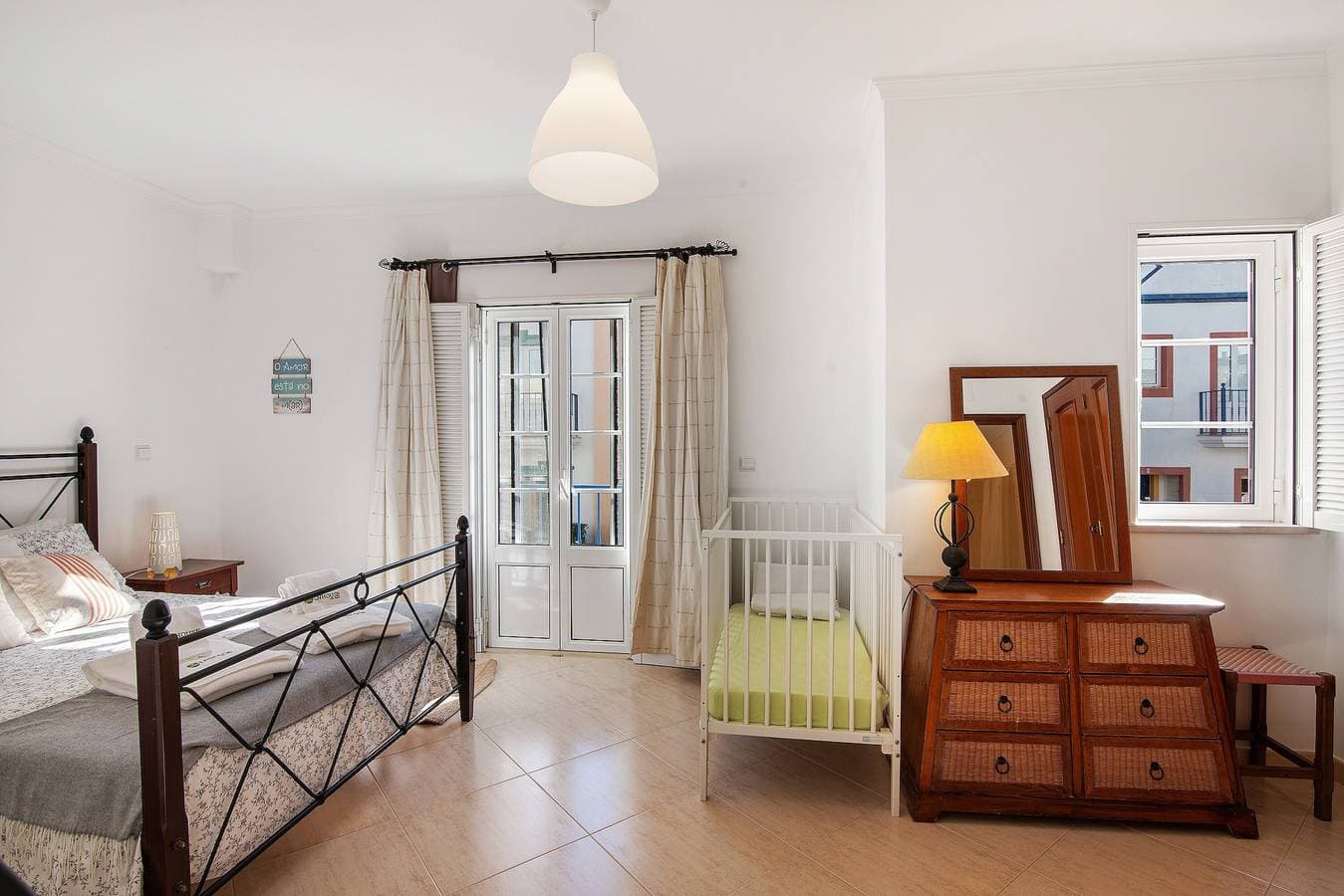 Foto 13 von 28: Villa 'Glamorous T3 Praia Verde' mit privater Terrasse, Wi-Fi und Klimaanlage