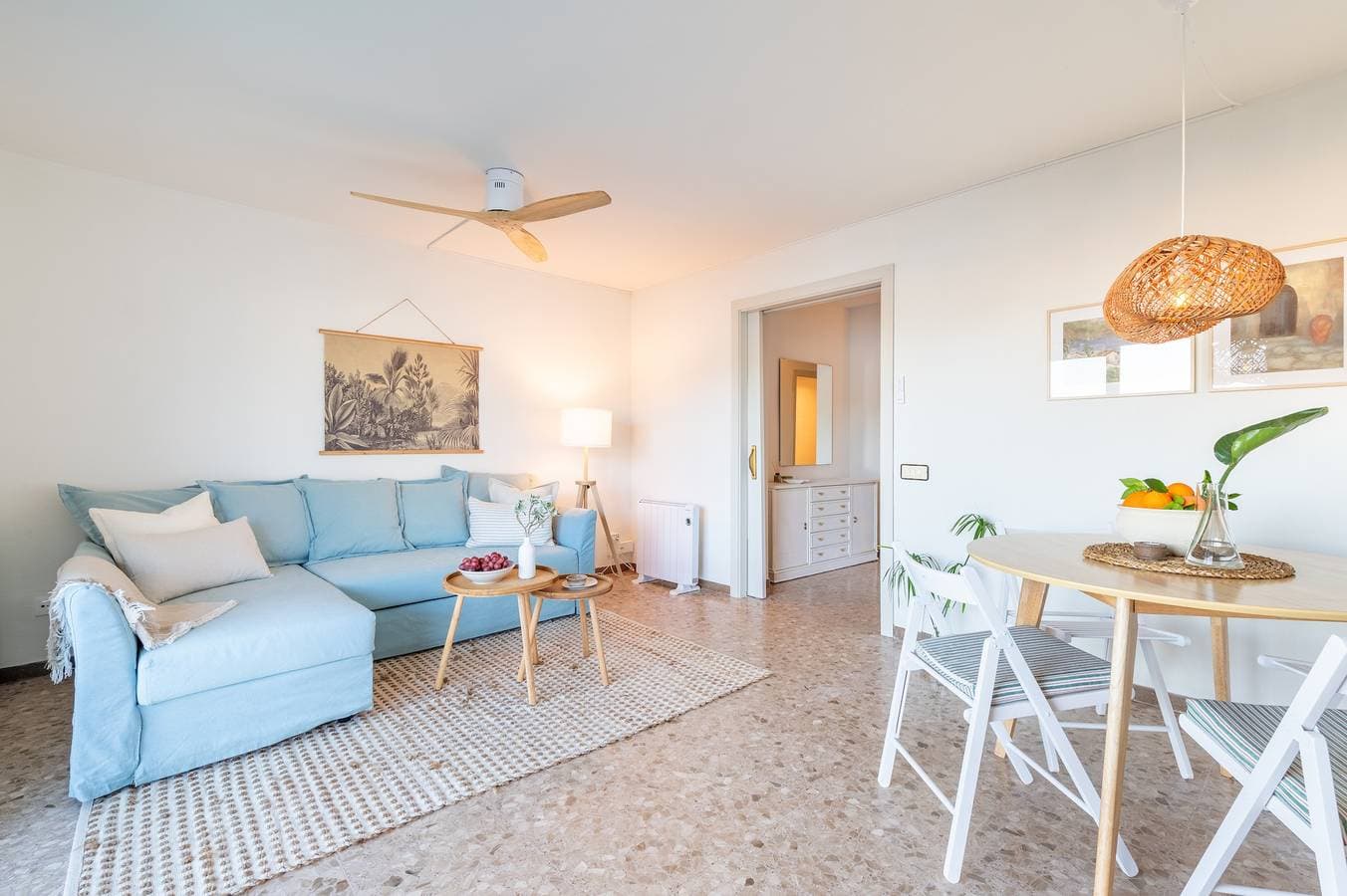 Foto 6 von 25: Apartment „Marsella“ mit Meerblick, komplett renoviert und modernisiert, mit WLAN