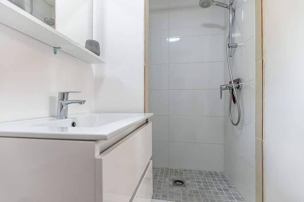 Foto 6 von 13: Appart des Platanes 3-Apartment-Ensuite mit Dusche