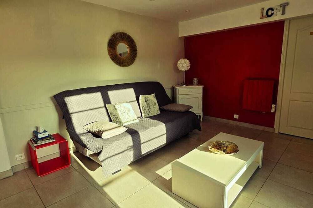 Foto 7 von 25: Refurbished garden apartment, spa