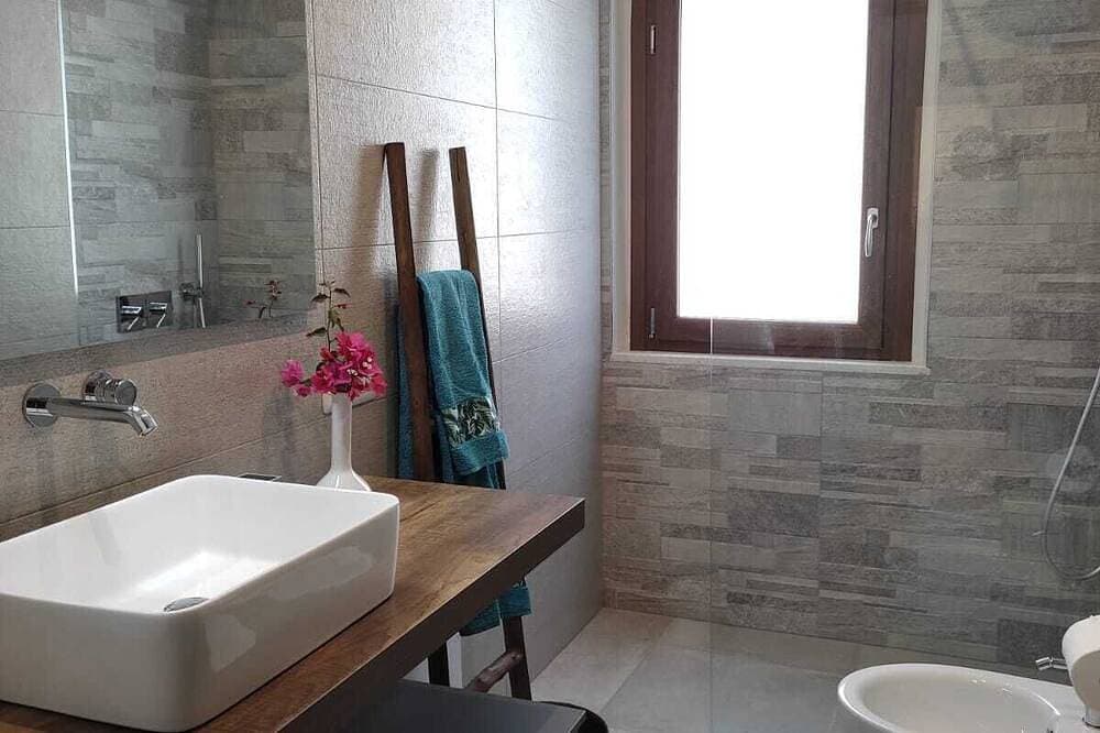 Foto 5 von 30: Detached villa within walking distance of Foxi and Murdegu beach