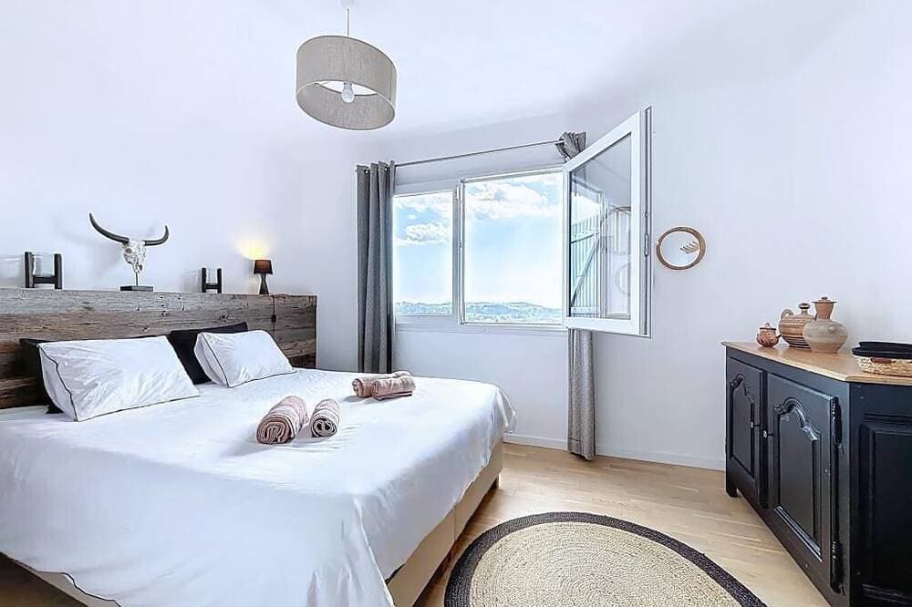 Foto 8 von 30: Villa Familliale 5ch | Infinity pool | Sea view