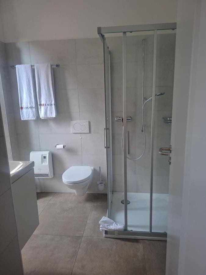 Foto 5 von 7: Double Room with Private Bathroom