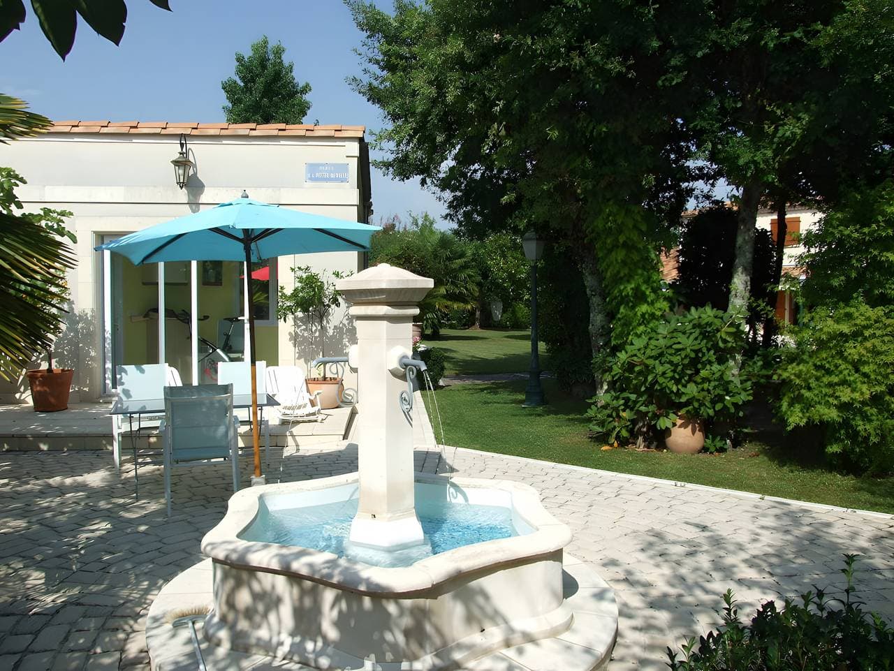 Foto 12 von 18: Gästehaus 'Les Hortensias du Monastère' mit privatem Pool, Gemeinschaftsterrasse & WLAN