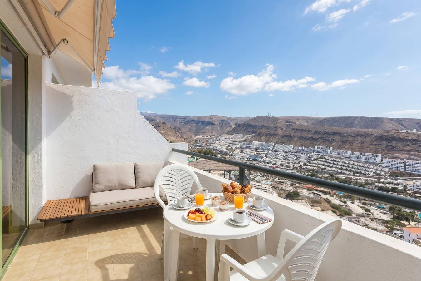 Paradise Hill – Terrace & Seaviews