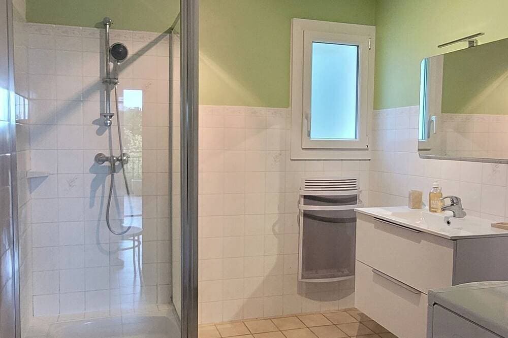 Foto 4 von 8: Quiet, detached house close to shops and hiking trails.