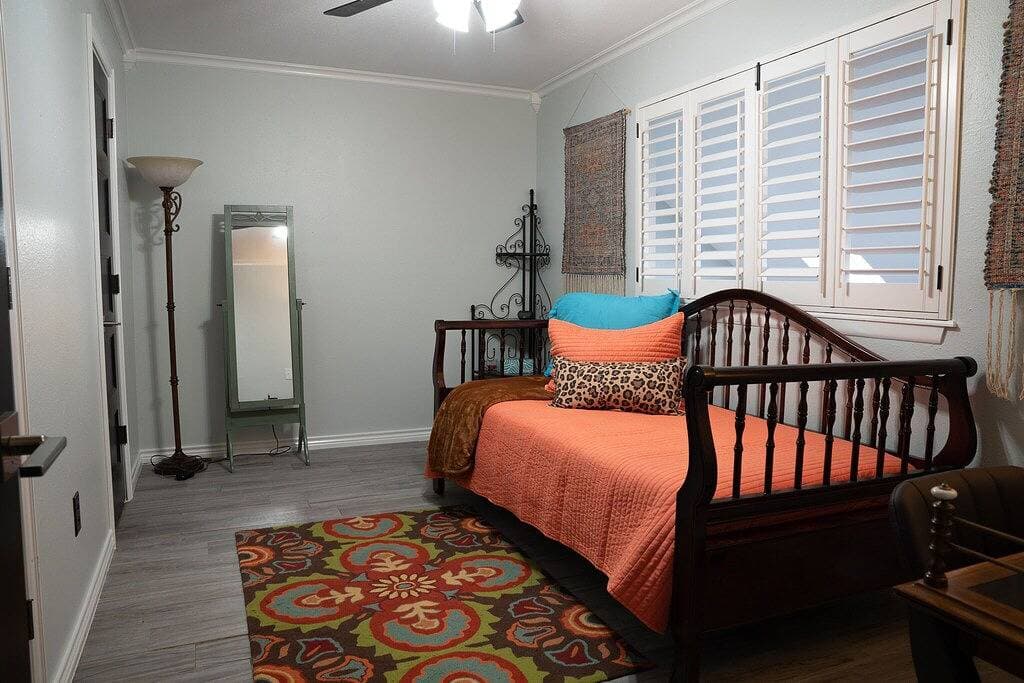 Foto 9 von 27: Amarillo Home >3Br,2Ba,garage, yard, fireplace, fire pit.