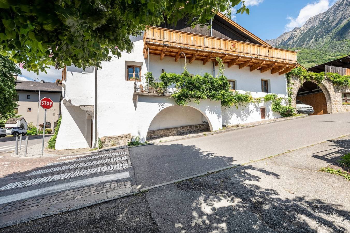 Foto 5 von 50: Biobauernhof Toellerhof 'Zimmer 4' mit Bergblick, Gemeinschaftspool und Wi-Fi
