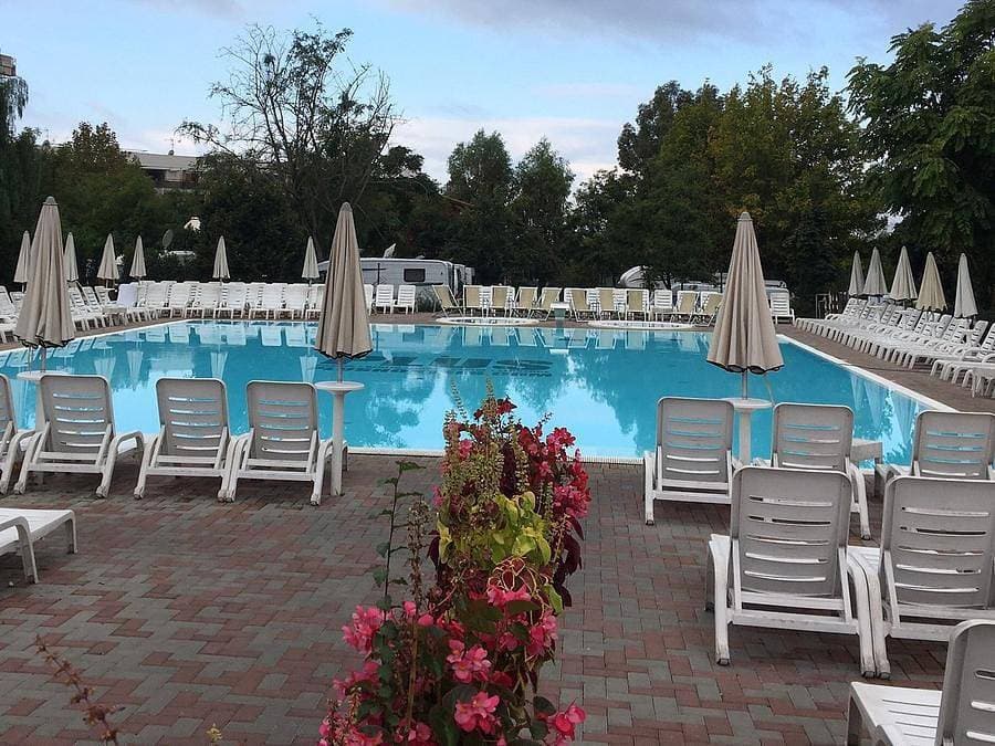Foto 6 von 48: Hu Roma Camping in Town - Bungalow 3 personen - Deluxe